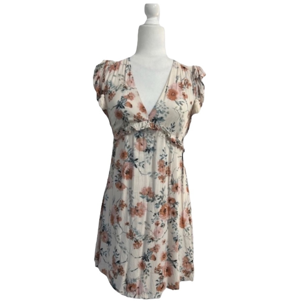 Xhilaration Short Sleeve Mini Lace V Neck Flutter Sleeve Dress - Size Small